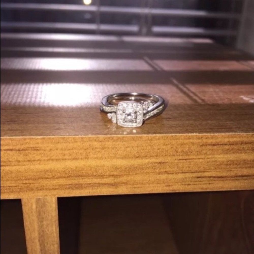Diamond Ring - Picture 2 of 5